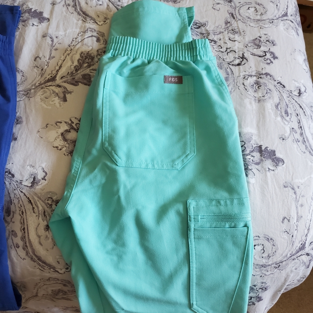 Figs scrubs